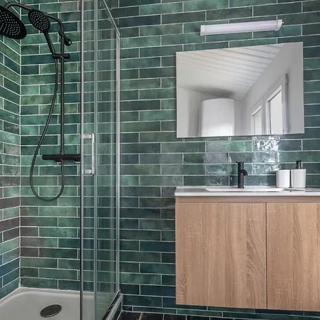 Maison Pour 8, Avec Jacuzzi A 200m De La *