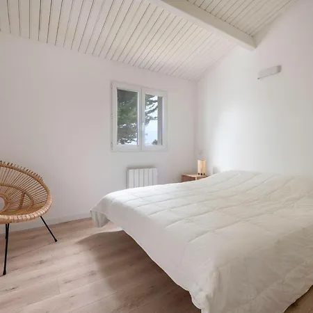 Maison Pour 8, Avec Jacuzzi A 200m De La *