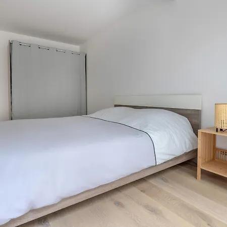 Maison Pour 8, Avec Jacuzzi A 200m De La