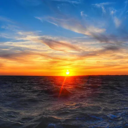 Maison Pour 8, Avec Jacuzzi A 200m De La * לה ברנרי-אן-רץ