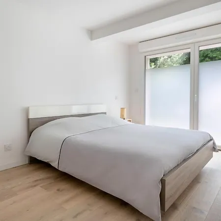 בית נופש Maison Pour 8, Avec Jacuzzi A 200m De La לה ברנרי-אן-רץ