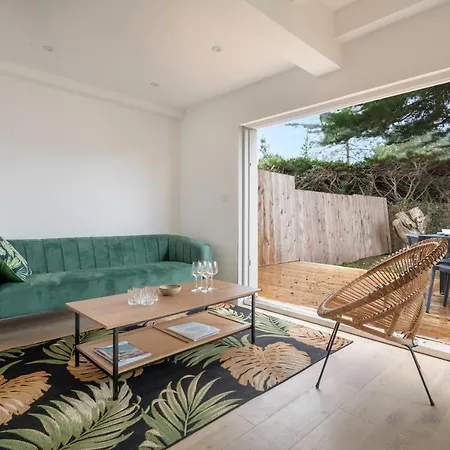 Maison Pour 8, Avec Jacuzzi A 200m De La *