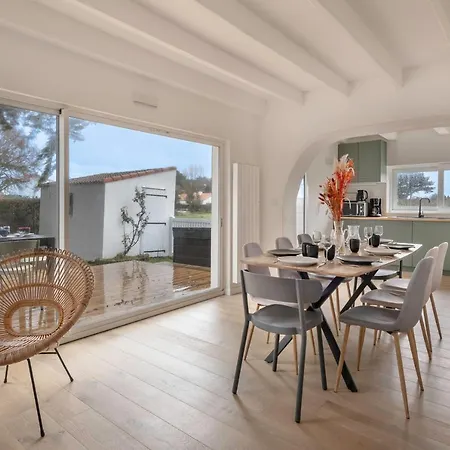 Maison Pour 8, Avec Jacuzzi A 200m De La