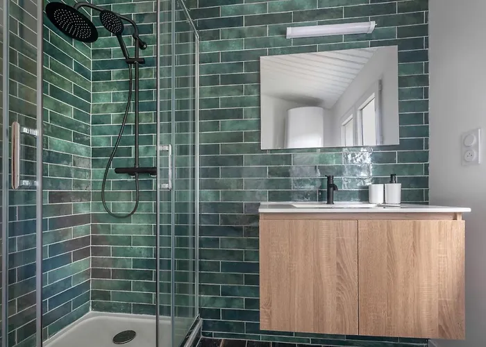 Maison Pour 8, Avec Jacuzzi à 200m De La *