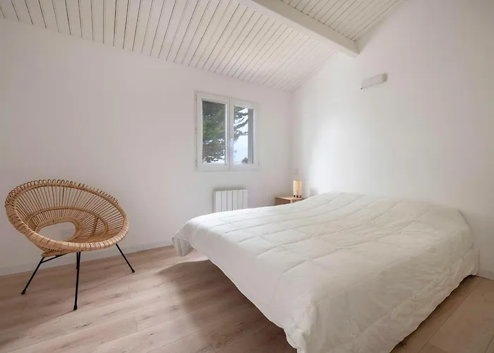 Maison Pour 8, Avec Jacuzzi à 200m De La *