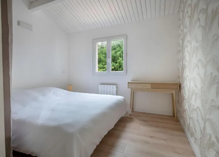 Casa de Férias Maison Pour 8, Avec Jacuzzi à 200m De La